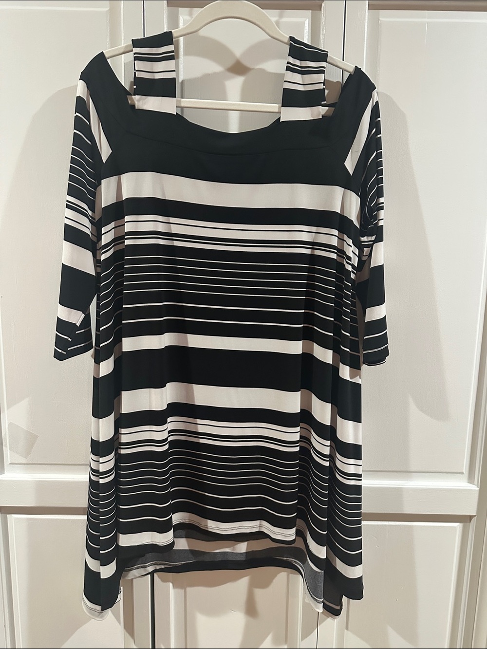 Chico's Striped Cold-Shoulder, Sharkbite Hem Black & White Tunic, Size 1